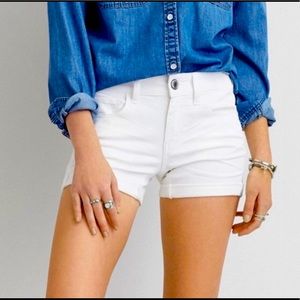 American Eagle White Stretch Midi shorts